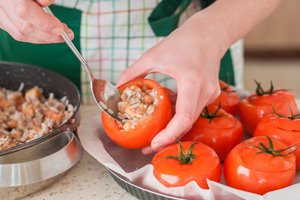 Фаршированные помидоры с мясным фаршем в духовке