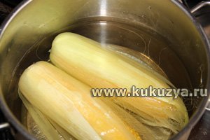 Как правильно варить кукурузу в початках в кастрюле, шаг 3