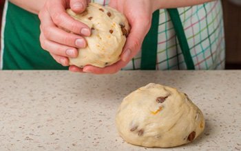 Сдобная косичка с изюмом и апельсиновой цедрой. Рецепт и приготовление. Шаг 12