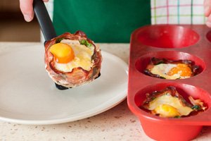Яйца с беконом на завтрак в духовке. Приготовление, шаг 6