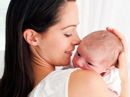 Почему у новорожденных икает ребенок? Все возможные причины